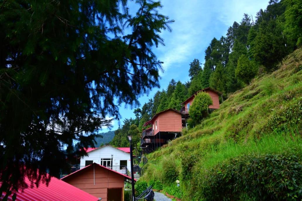 Aamod Resorts Dalhousie ! Luxury Cottage Resort Bagian luar foto